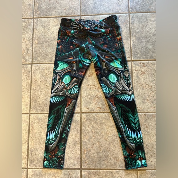 NWT- Excision- Womens Venom Leggings- Seafoam Color, Size Large - Picture 7 of 11